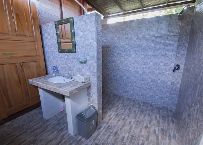 Amora Hut's 3* Nusa Lembongan