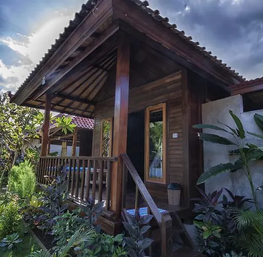 Amora Hut's Nusa Lembongan