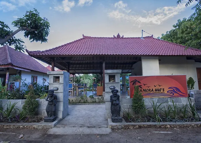 Amora Hut's 3*