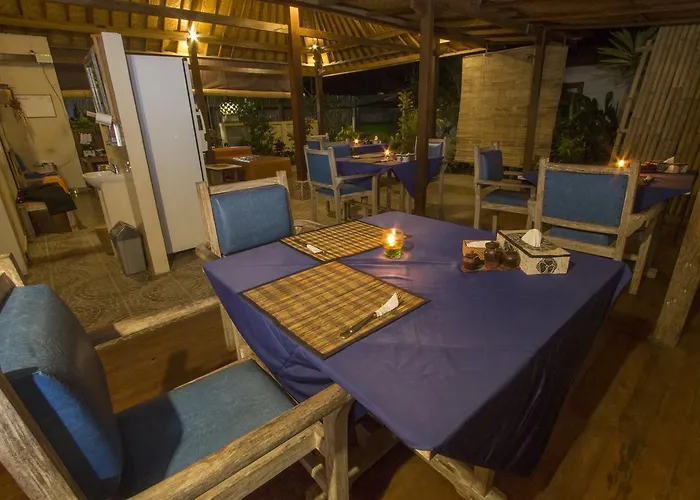 Amora Hut's