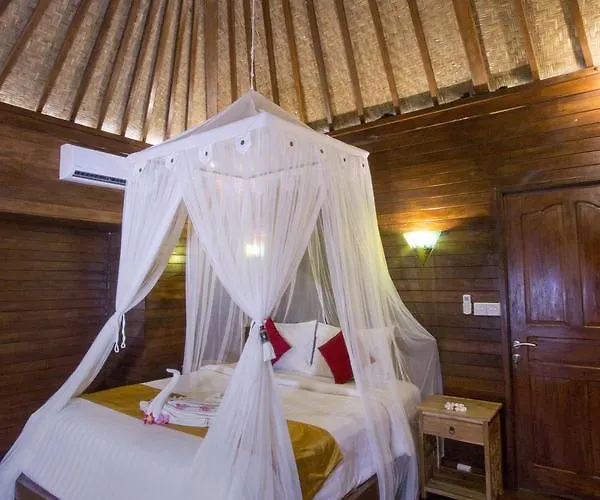 Amora Hut's Nusa Lembongan